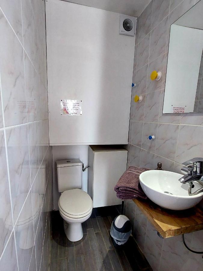 Les Belles Terrasses Dieppe ,3 Appartements , Le Vegetal De 1 A 8 Personnes , Le Tropical De 1 A 6 Personnes , Le Floral Avec Terrasse De 1 A 3 Personnes , Quartier Calme Au Stationnement Gratuit A Cote De L'Avenue Verte Экстерьер фото